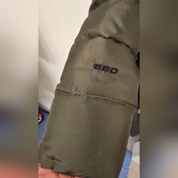 the North Face Women's Olive Puffer Jacket with Faux Fur Trim - Picture 3 of 8